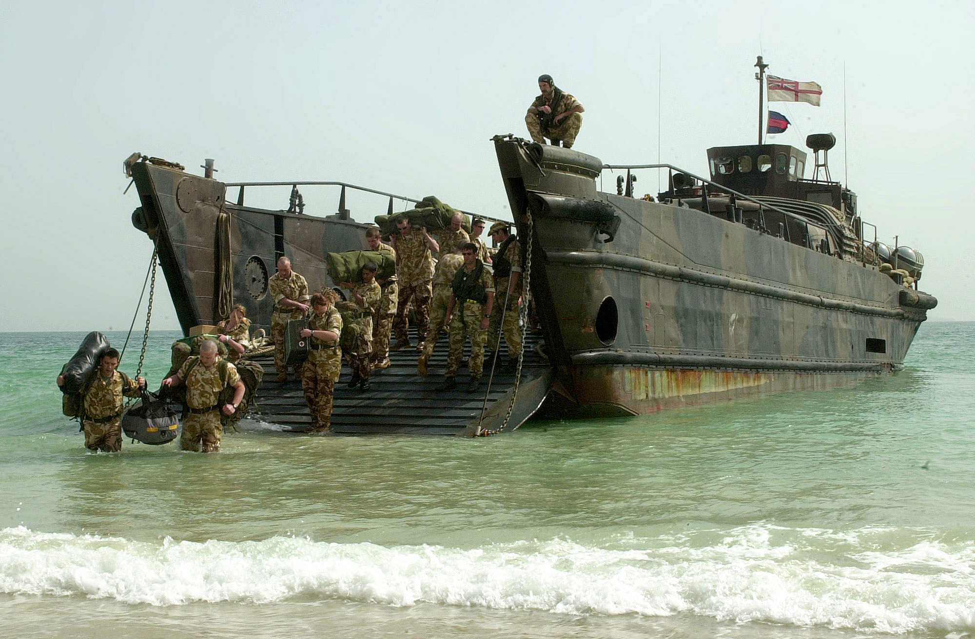 Royal_Marines,_landing_craft_utility,_26Feb2003.jpg