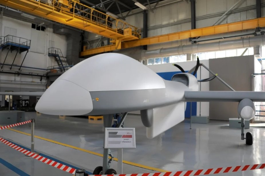 Russian_Minister_of_Industry_and_Trade_discovers_new_domesticaly-built_Helios_UAV_925_001.jpg