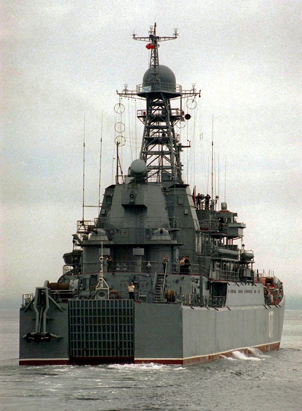 Russian_Ropucha_II_Class_in_1996.JPEG