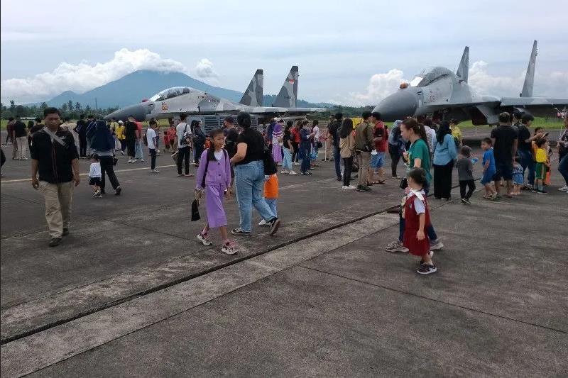 sam ratulangi  airbase-sukhoi-7.jpg