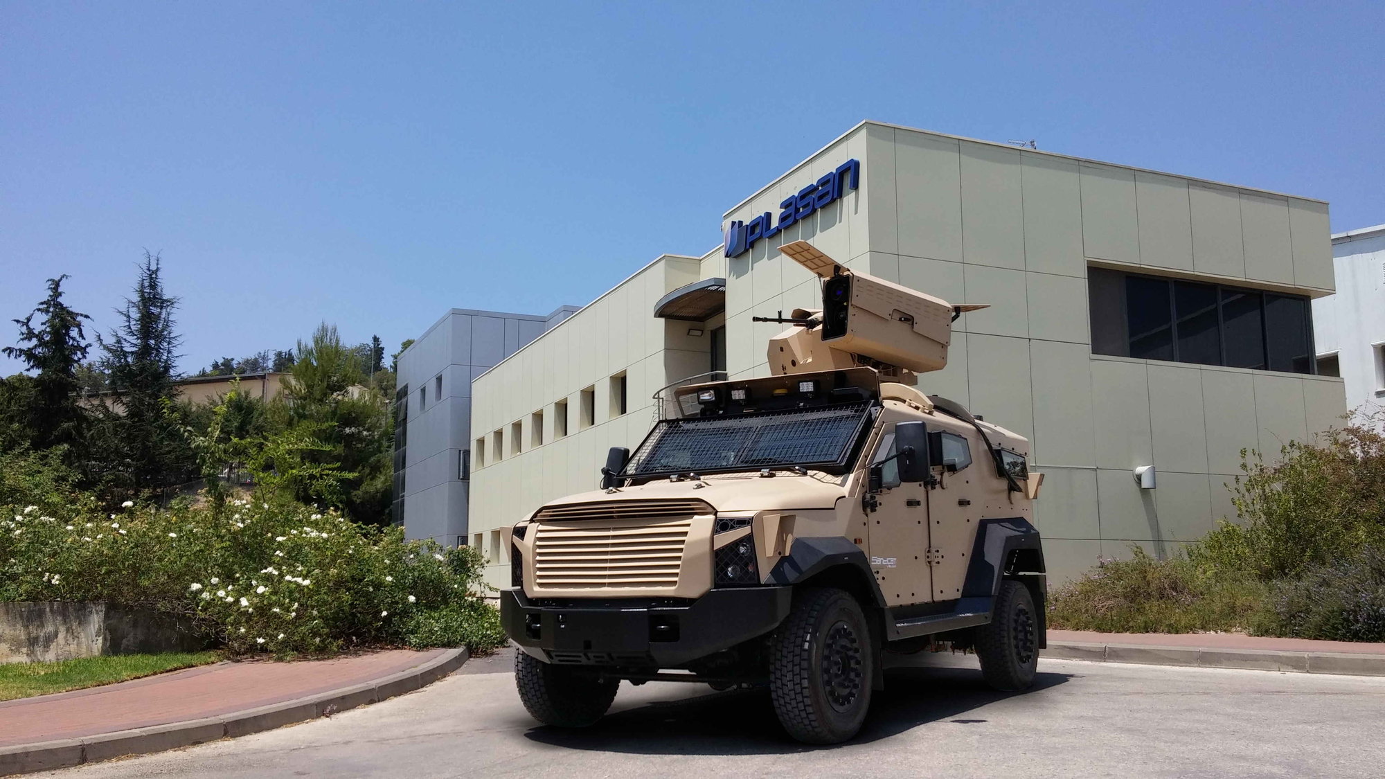 SandCat-4x4-light-armored-vehicle-002.jpg