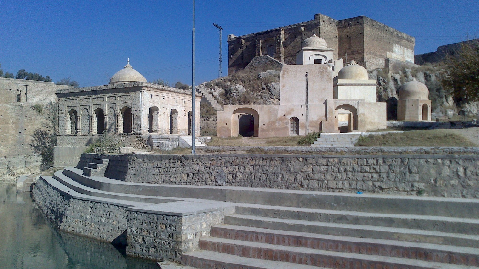 Satghara_Temple.jpg