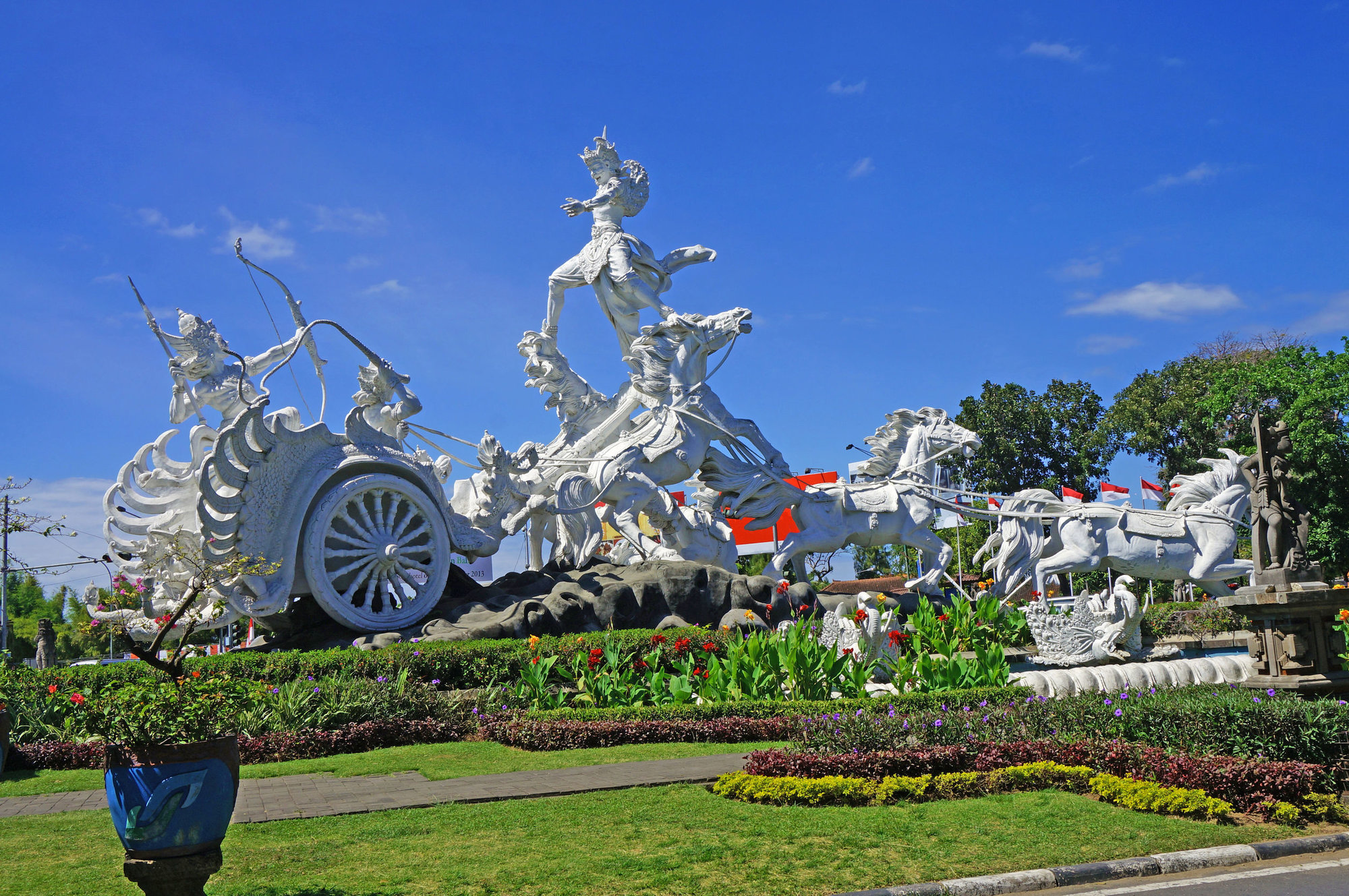 Satria-Gatotkaca-Statue-in-Kuta-Bali.jpg