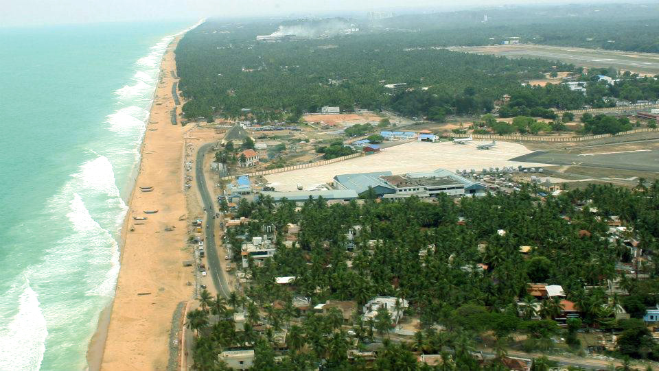 Shankumugham beach, Trivandrum.jpg