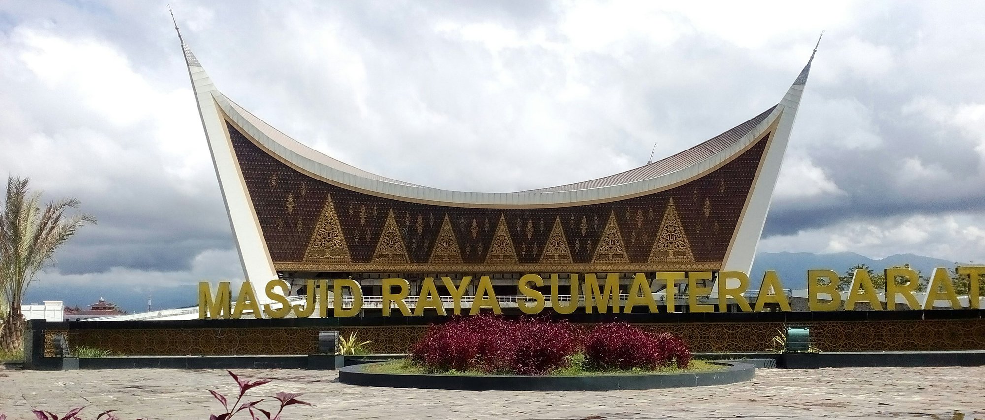 Sign_Masjid_Raya_Sumbar.jpg