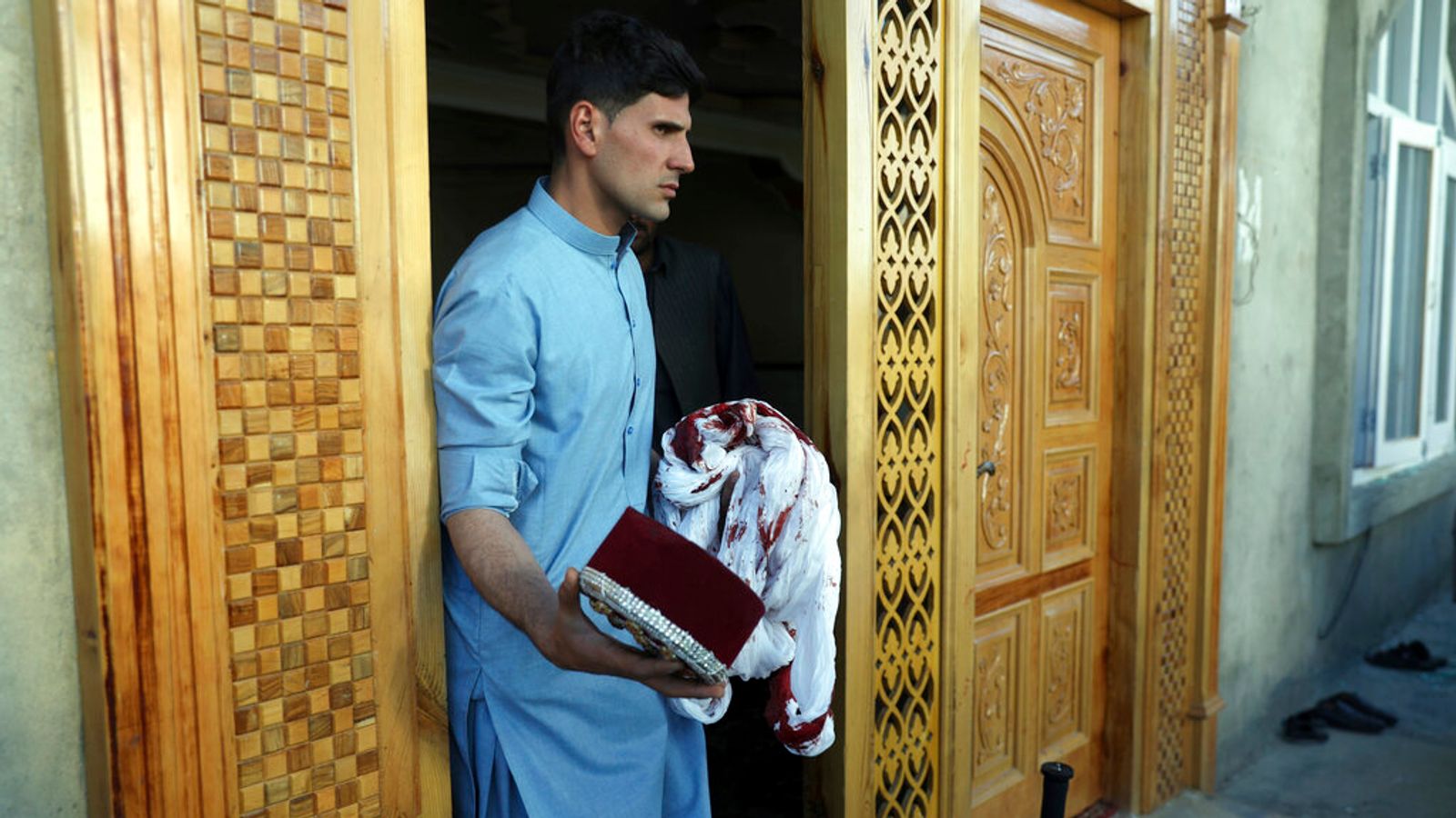 skynews-afghanistan-kabul-bomb_5381730.jpg