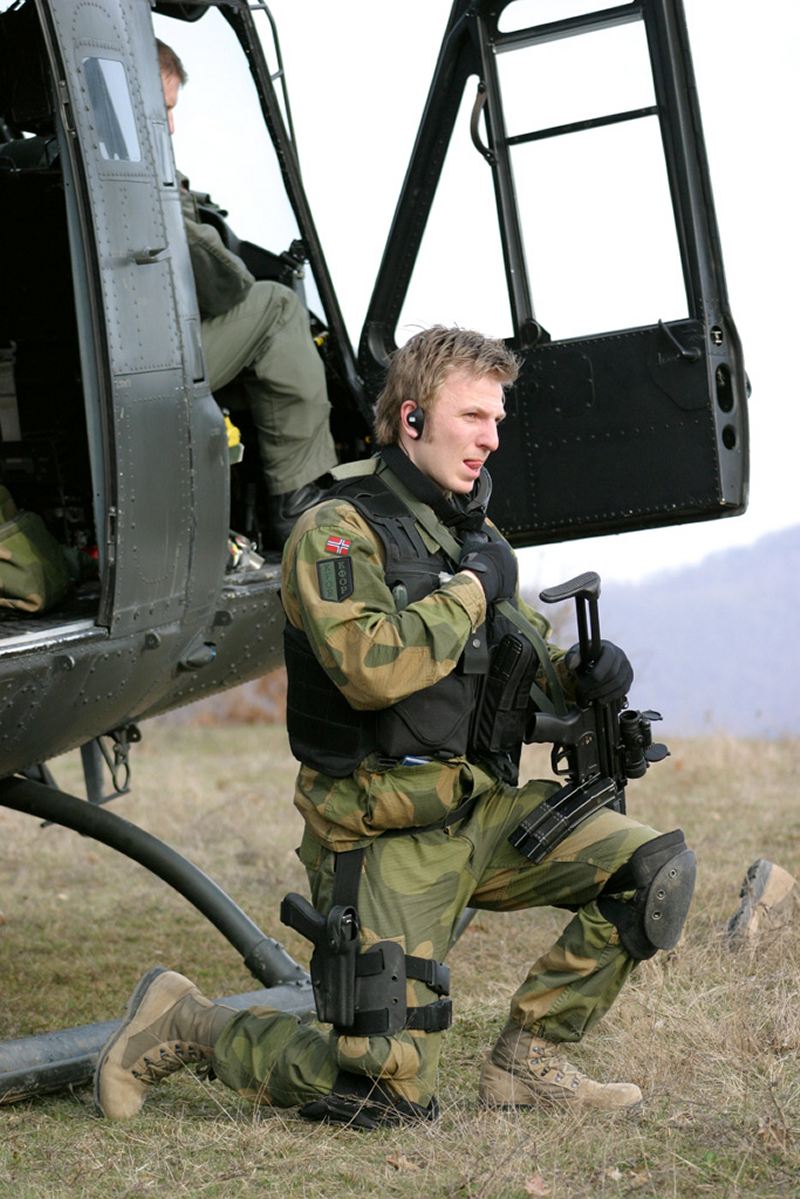 soldiers_combat_field_military_uniforms_Norwegian_Army_Norway_003[1].jpg