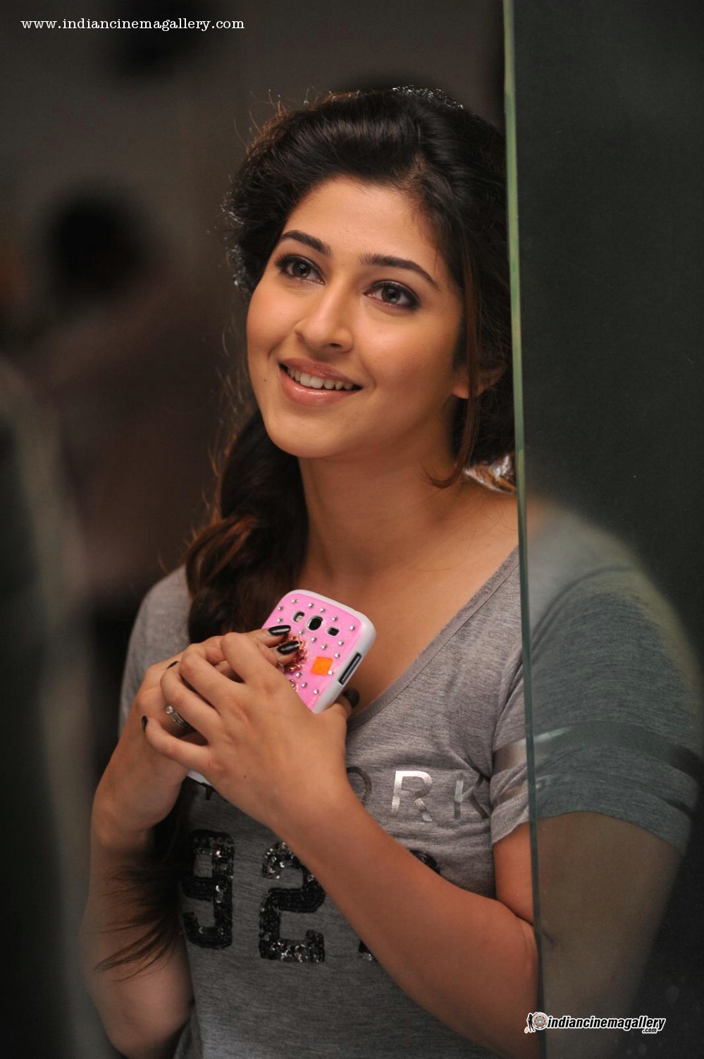 Sonarika-Bhadoria-in-Jadoogadu-Movie-(12)5565.jpg