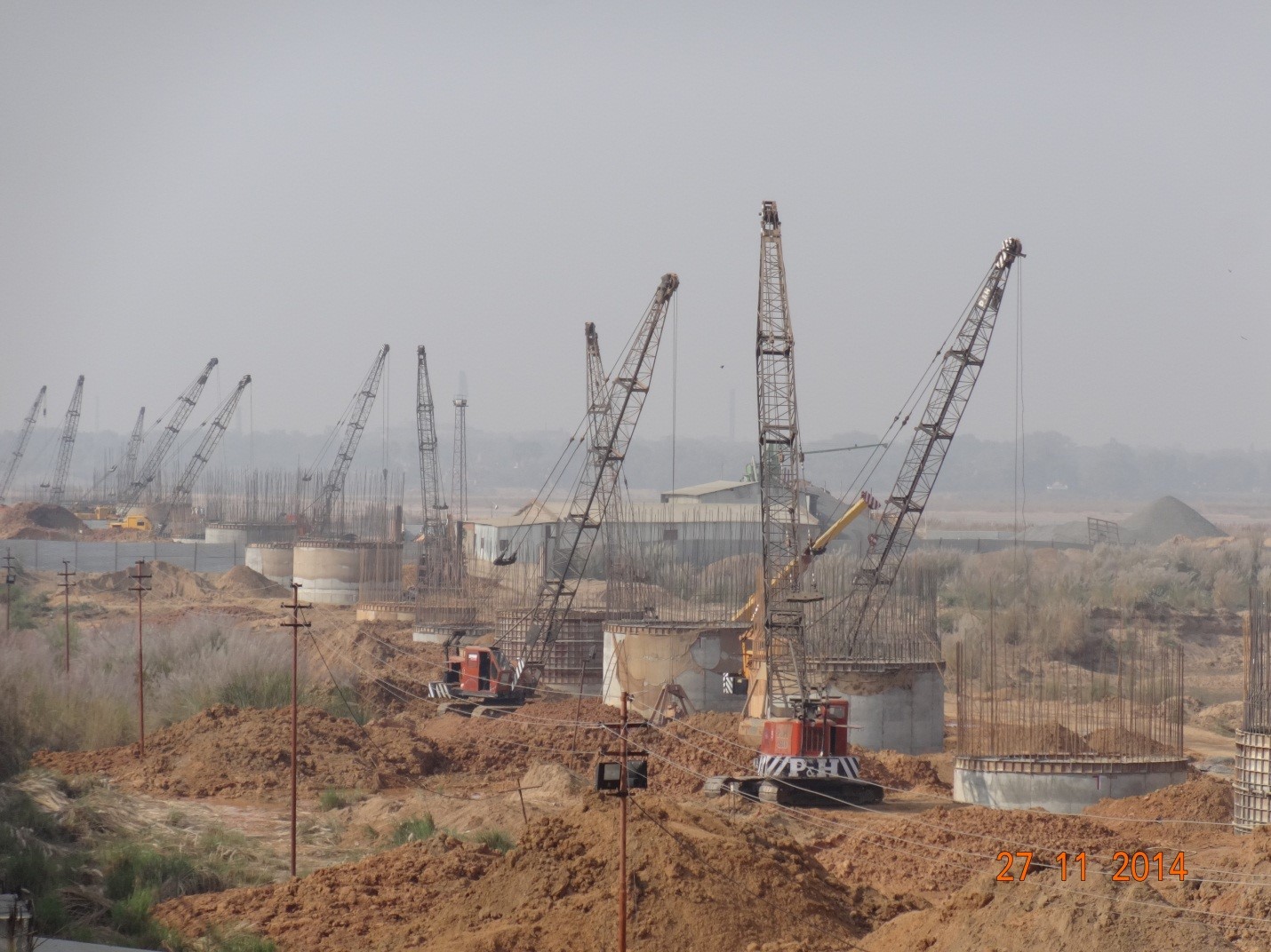 SONE_BRIDGE_WELL_FOUNDATIONS_IN_PROGRESS_NOV_2014.jpg