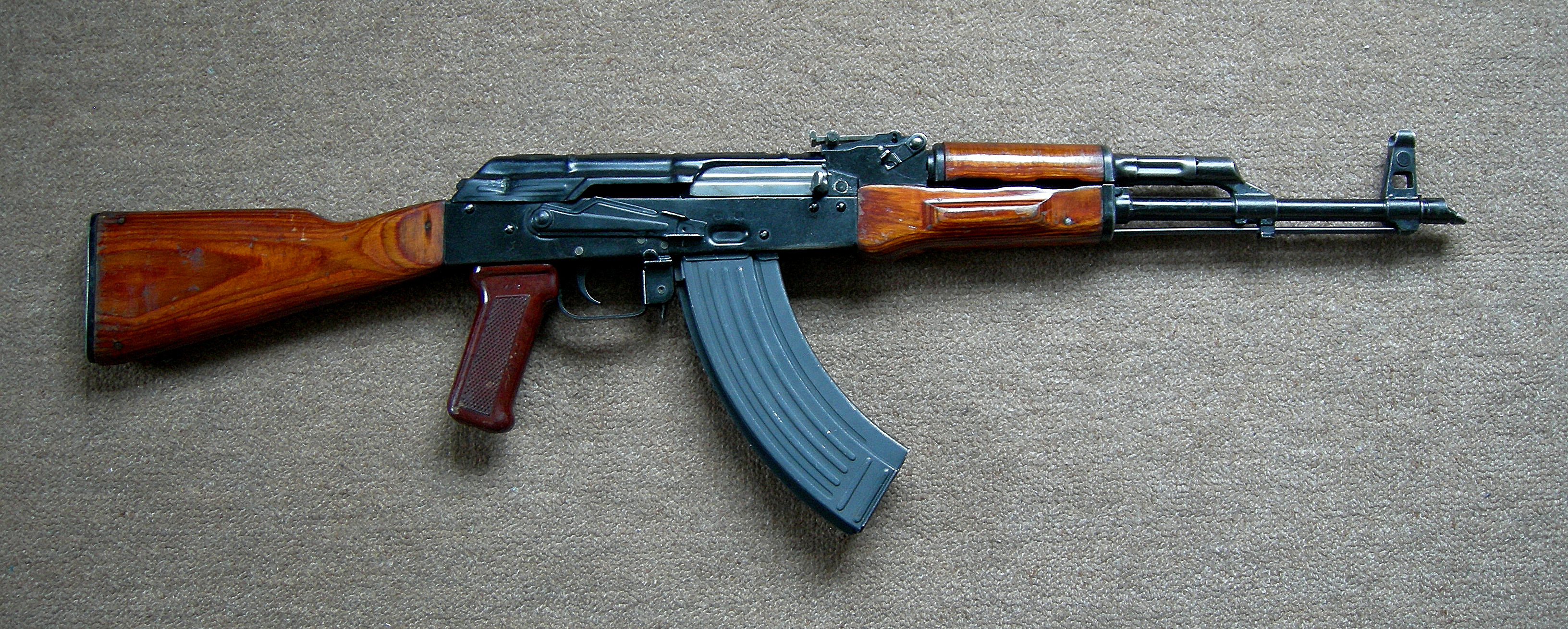 Soviet_AKM_Assault_Rifle_by_ToxicGas.jpg