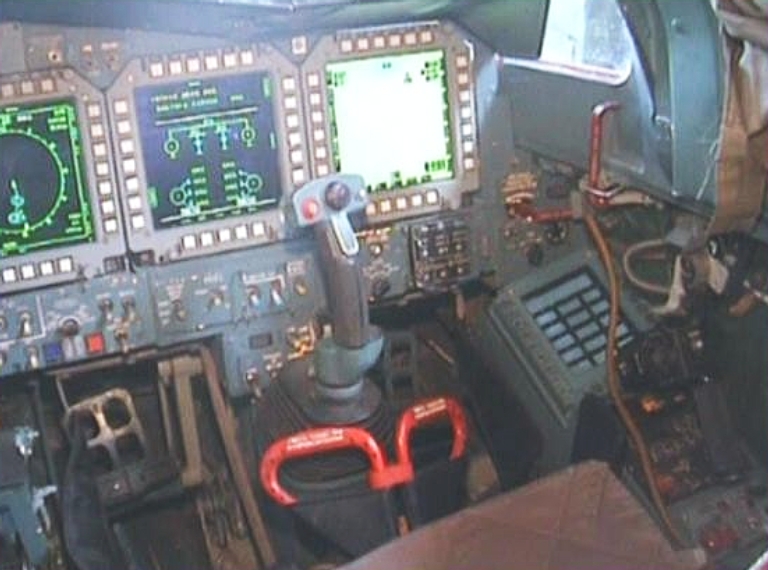 Su-34-FRP-Cockpit-4S.jpg