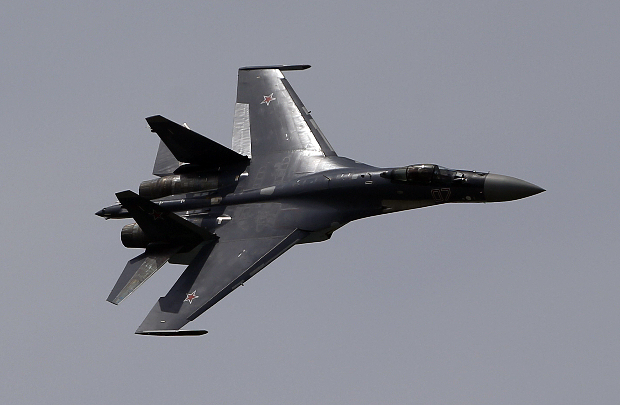 SU-35-Fighter-In-Air5.jpg