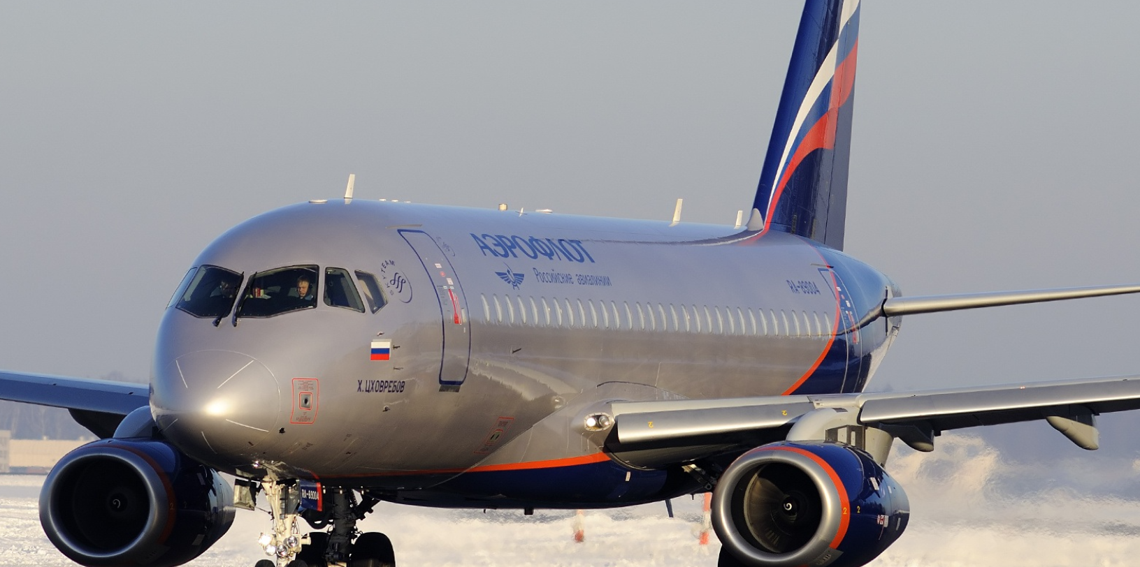 Sukhoi-Superjet-100-01.PNG