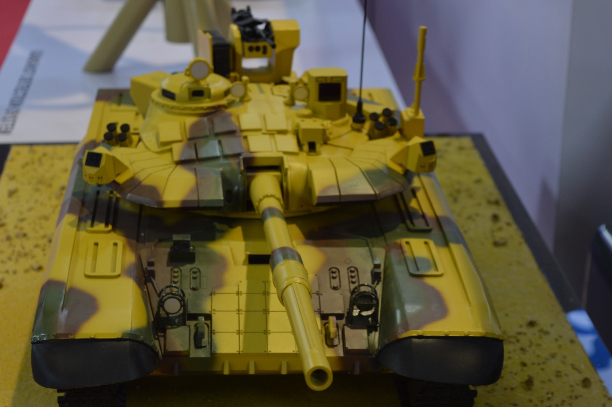 Tank modernisation Concept By Turkey at IDEAS-2018().jpg