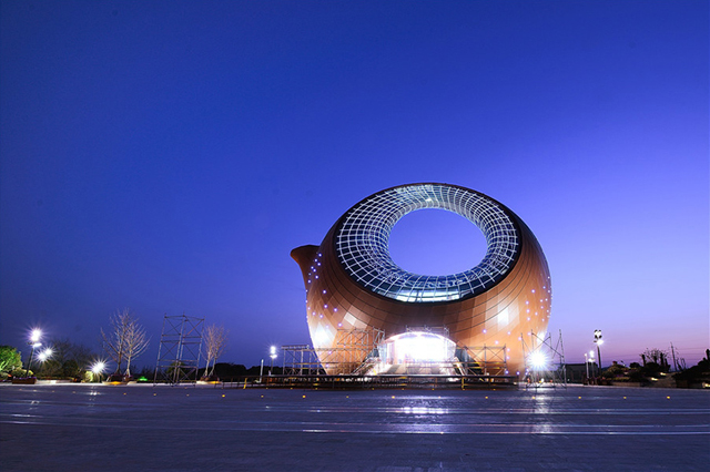 Teapot.Building,Wuxi.1.Chahu.jpg