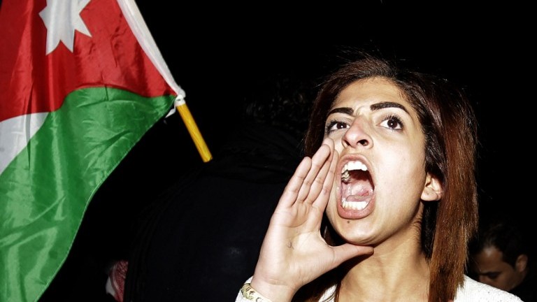 Thousands of Jordanian protest outside Israeli embassy in Amman.jpg