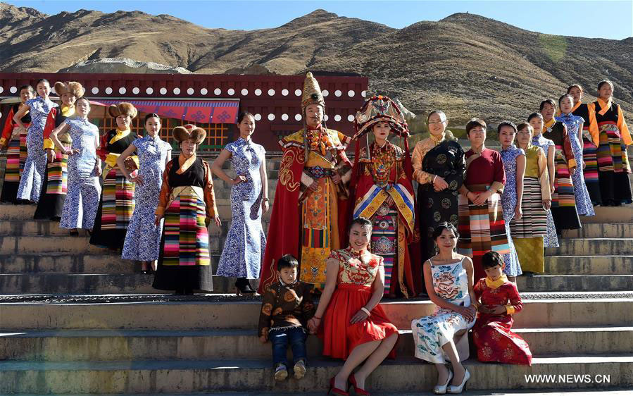 Tibetan.Costumes.1.jpg