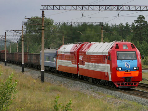 tn_ru-gt1-001-gas-turbine-locomotive-rzd.jpg