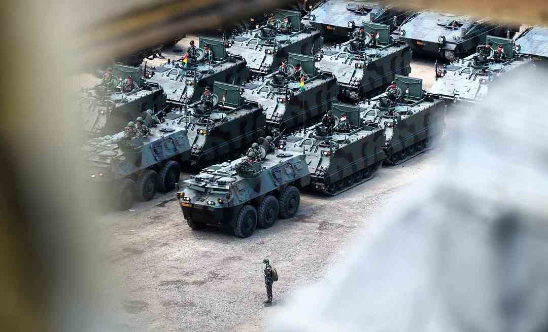 tni-parade.jpg