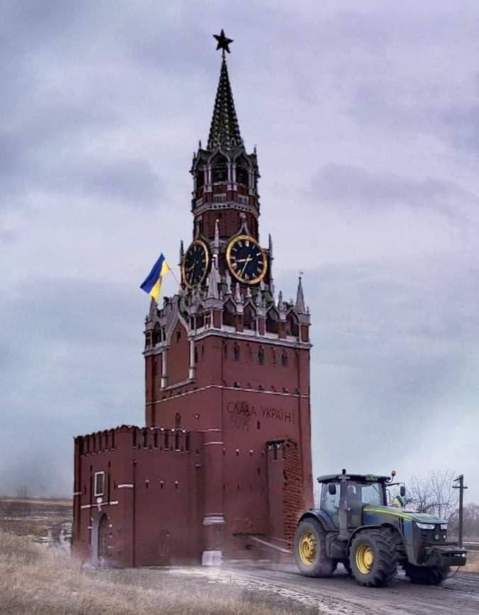 Tractor vs. kremlin.jpg