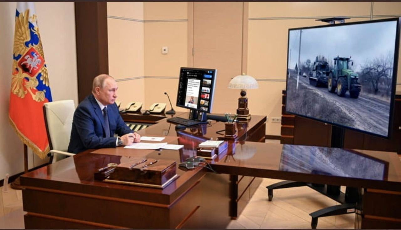 Tractor vs. Putin.jpg