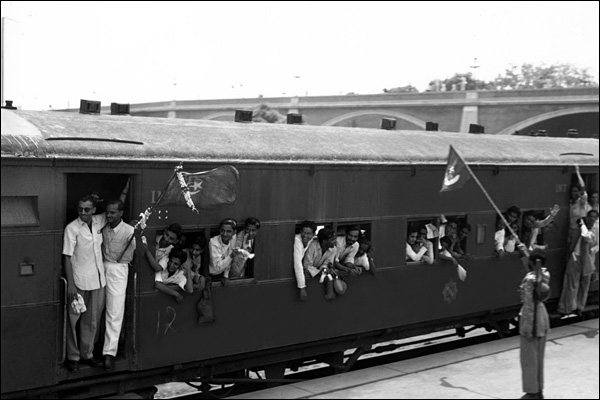 Train to Pakistan steaming out of New Delhi Railway Station, 1947..jpg