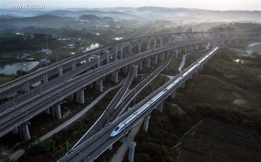 Tunli-Super-Large-Bridge,Nanning,Guangxi_(1)_6Oct2016.jpg