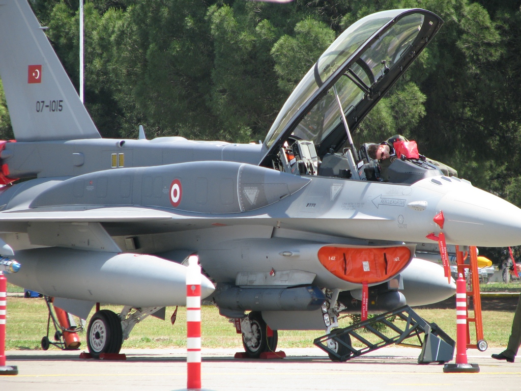turkish air force c F-16 D Block 50 + Fighting Falcon For Turkish Air Force CFT conformal fuel...jpg