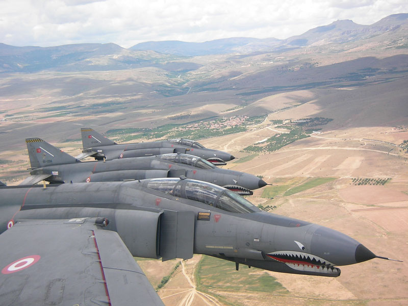 turkish air force F-4 fighter jet.jpg