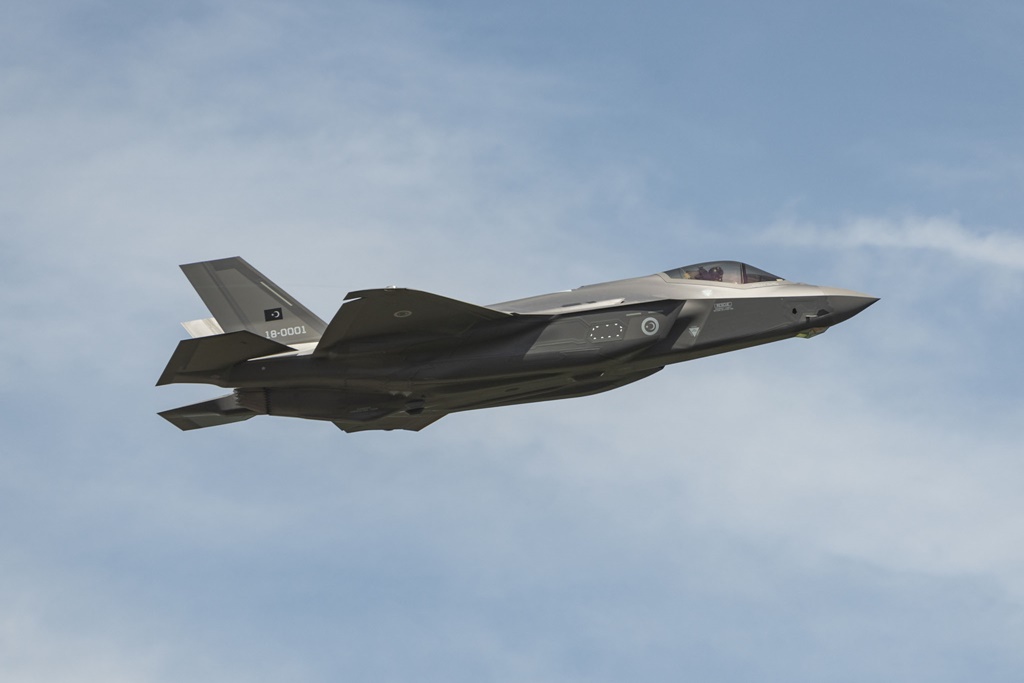 Turkish_F-35_maiden_flight1.jpg