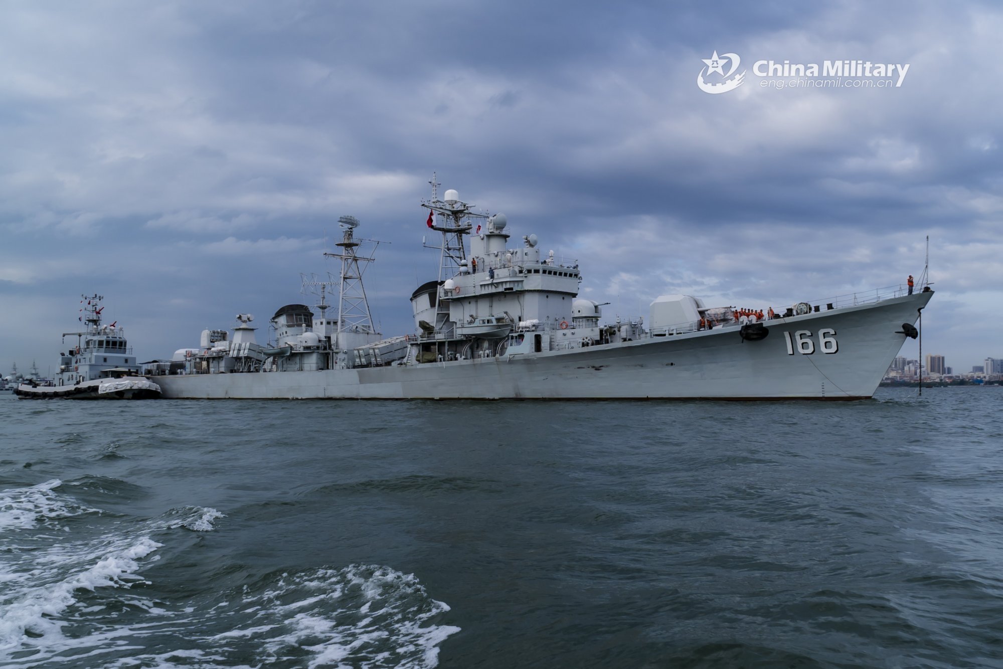 Type 051 DDG Zhuhai (Hull 166) - PLA Southern Theater Command 04.jpg