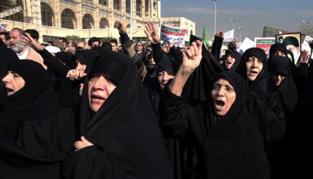 unrest-spreads-in-iran-as-pro-government-demonstrators-take-to-the-streets-1050x600.jpg