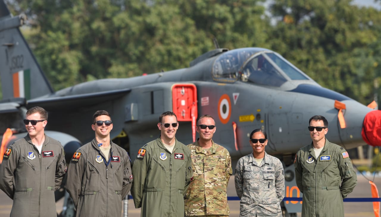 USAF-personnel-in-front-of-an-IAF-Jaguar-1.jpeg