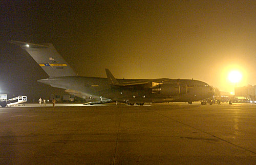 USAF_C-17_at_Chaklala_AirBase.jpg