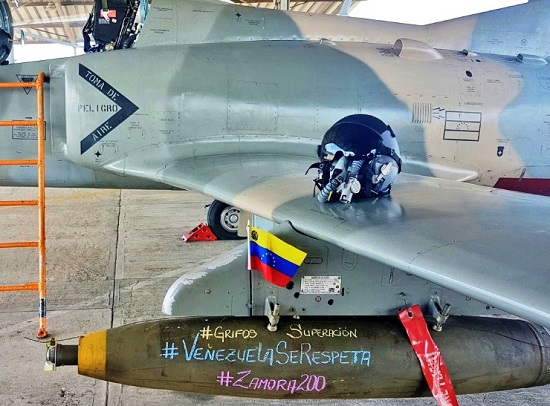 Venezuela_FzaAerea_K-8W_BombaMk82_AMV.jpg