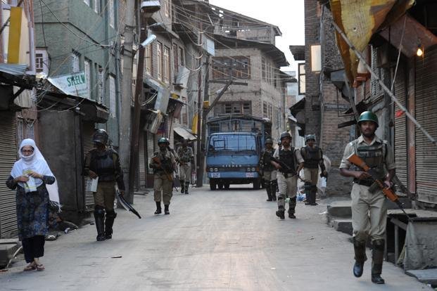 violencekashmir-kyzC--621x414%40LiveMint.jpeg
