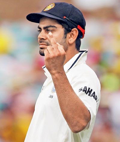 viratkohli-middlefinger.jpg