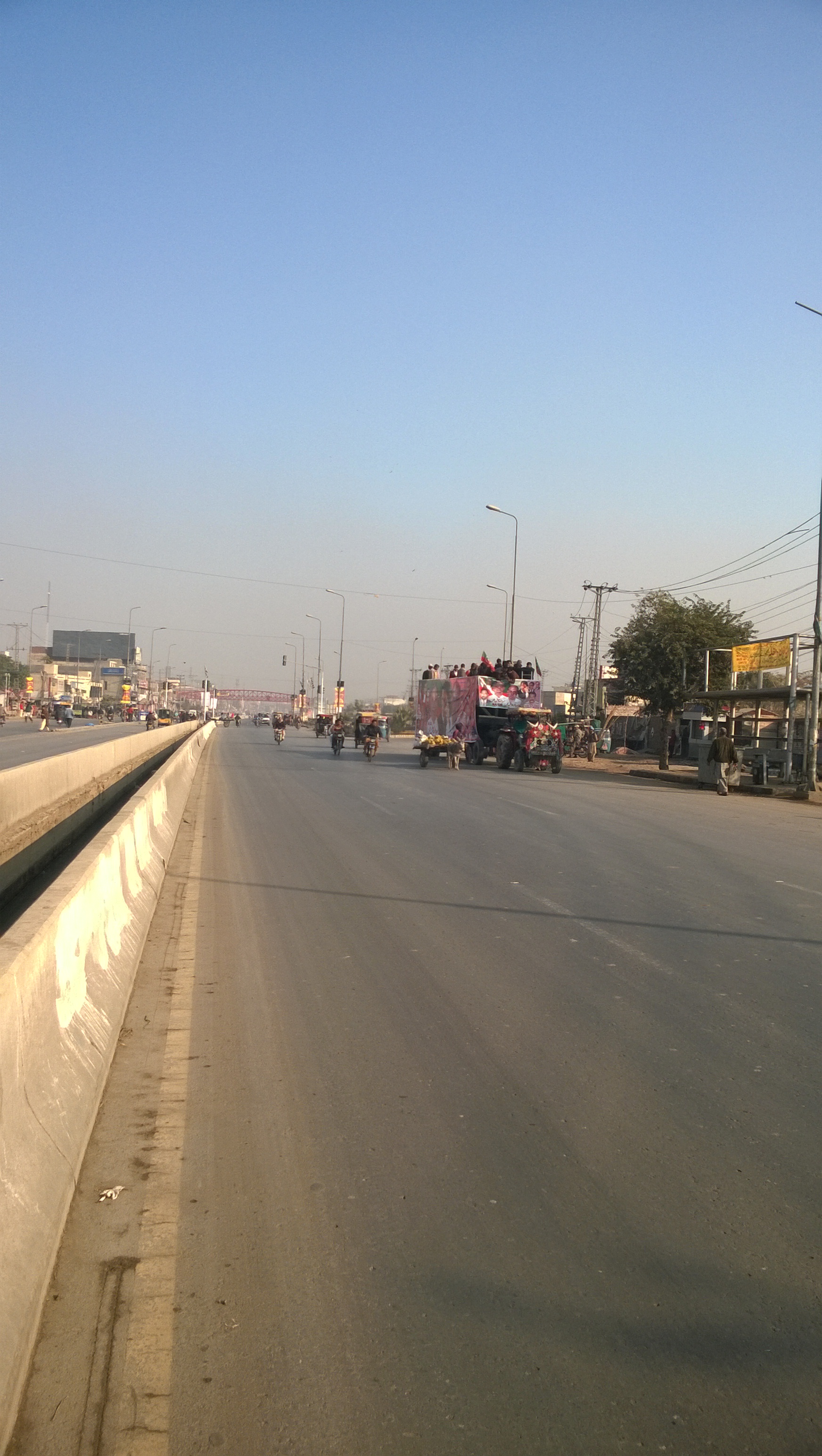 Wahdat Road-Multn Road Junction (Multan Chungi)12.jpg
