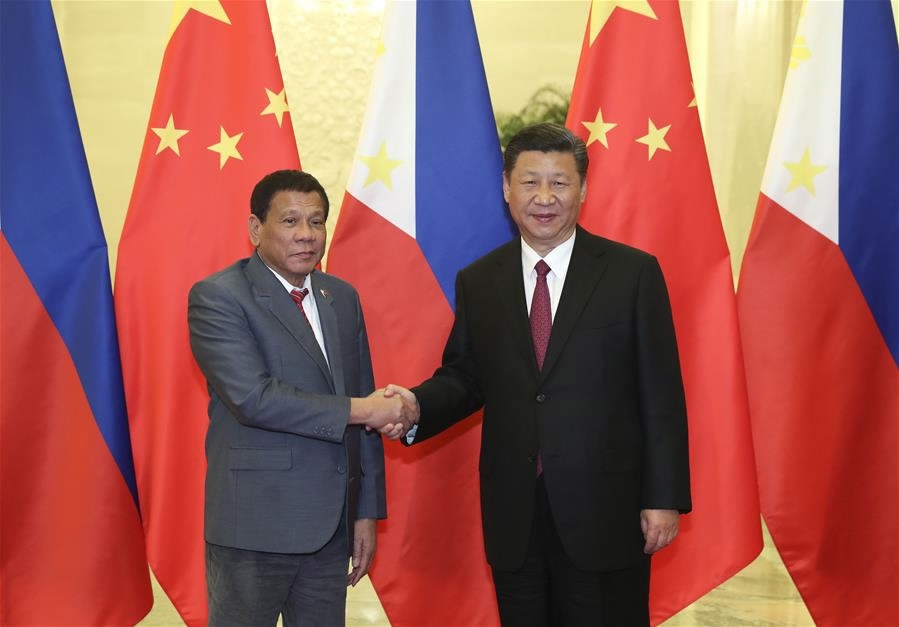 Xi Jinping and Duterte at 2017 APEC Meeting in Da Nang 20171111 -02.jpg