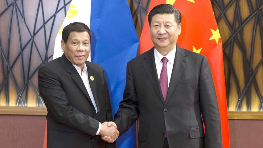 Xi Jinping and Duterte at 2017 APEC Meeting in Da Nang 20171111.jpg