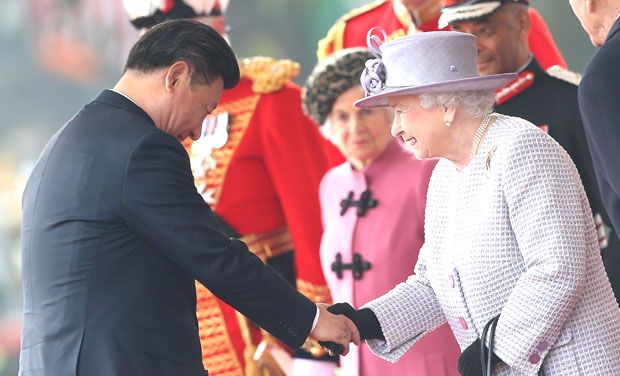 Xi-Jinping-with-Queen-Eliza_0.jpg