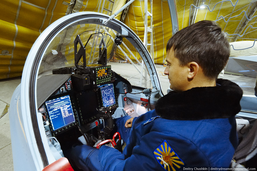 yak-130 pilot seat.jpg