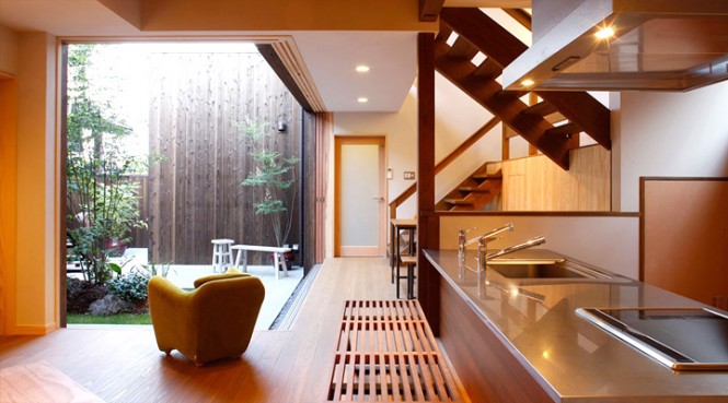 zen-kitchen-and-courtyard-665x369[1].jpg