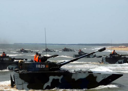 ZTD-05_amphibious_assault_tracked_armoured_vehicle_105mm_gun_China_Chinese_army_009.jpg
