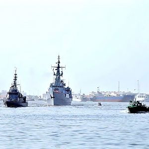 PNS Zulfiquar entering Karachi Harbor