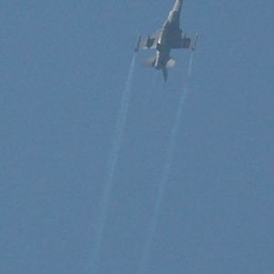 F-16_maneuver
