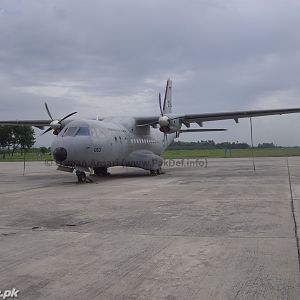 CN-235
