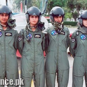 Flying Female Officers