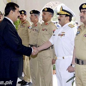 Gen Tariq Majeed Introduce PM Pakistan Mr Gillani to Senior Army Officers