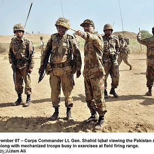 Corp Commander Lt.Gen Shahid Iqbal at a Mechanized Infantry Exercise